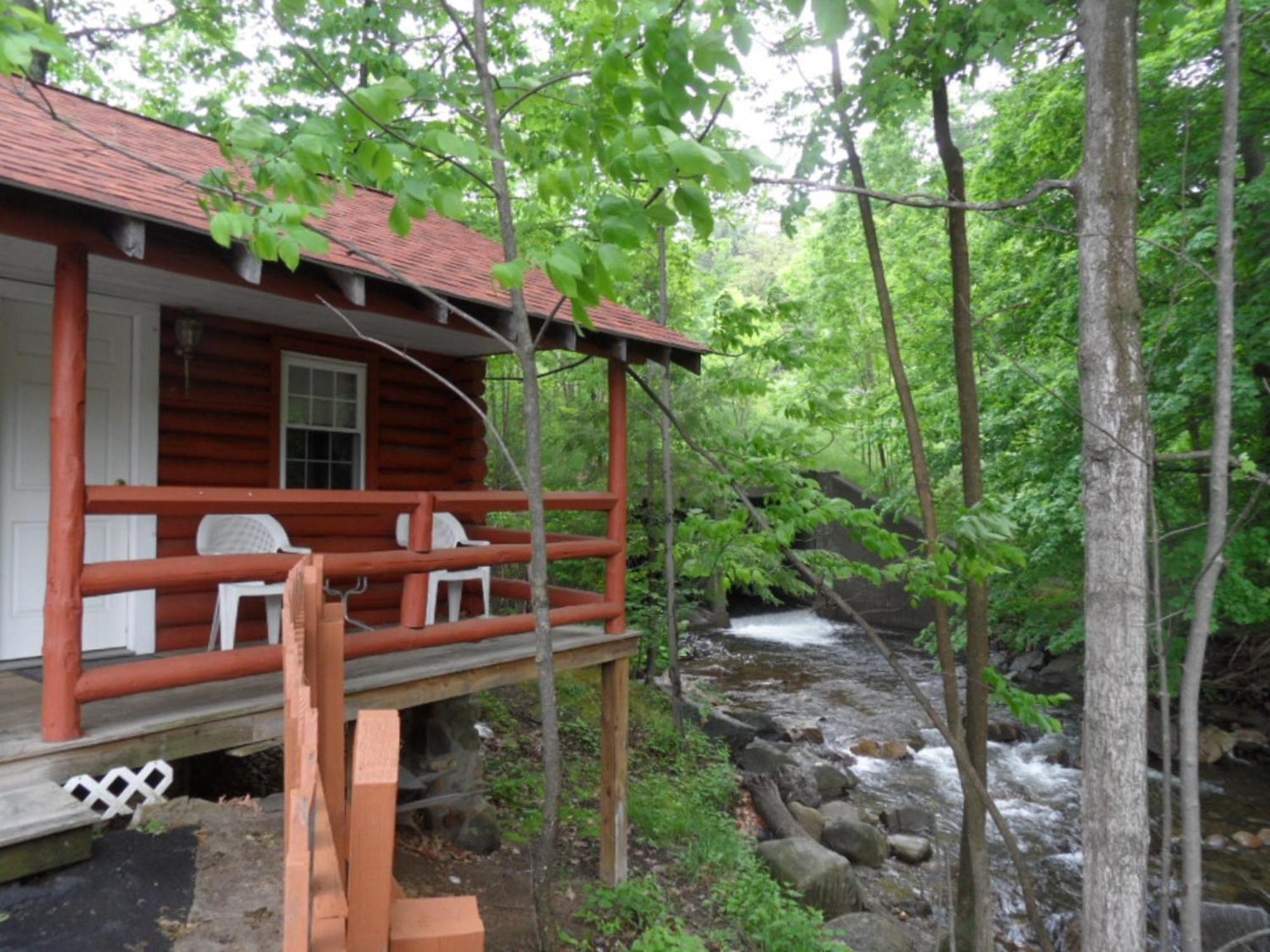 Seven Dwarfs Cabin - On The Brook Cabins بحيرة جورج الغرفة الصورة