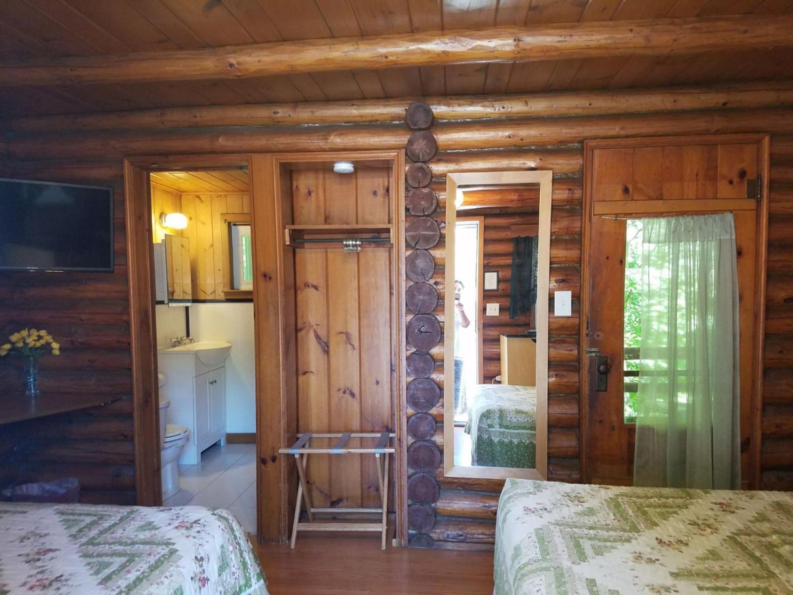 Seven Dwarfs Cabin - On The Brook Cabins بحيرة جورج المظهر الخارجي الصورة